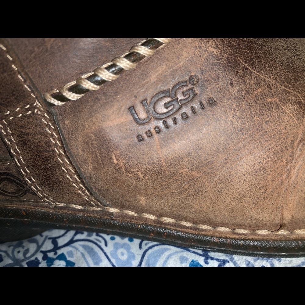 UGG AUSTRALIA SNOW BOOTS